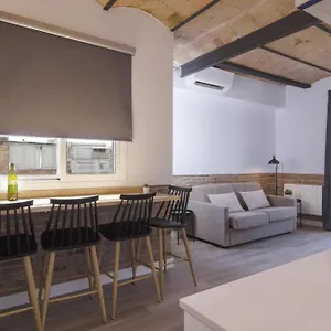 Ola Living Camp Nou Apartman